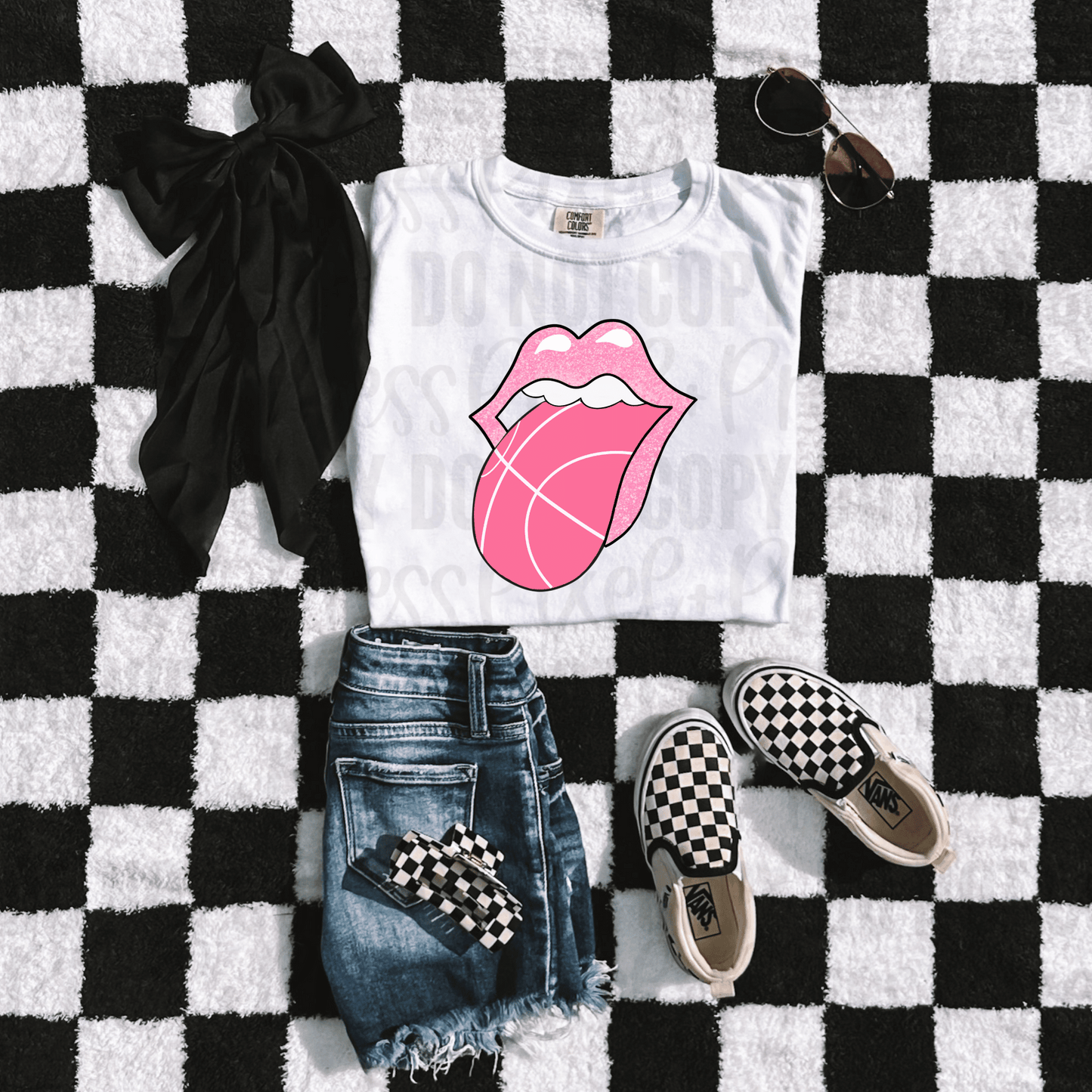Sports Lips Graphic Tee – Sporty & Bold