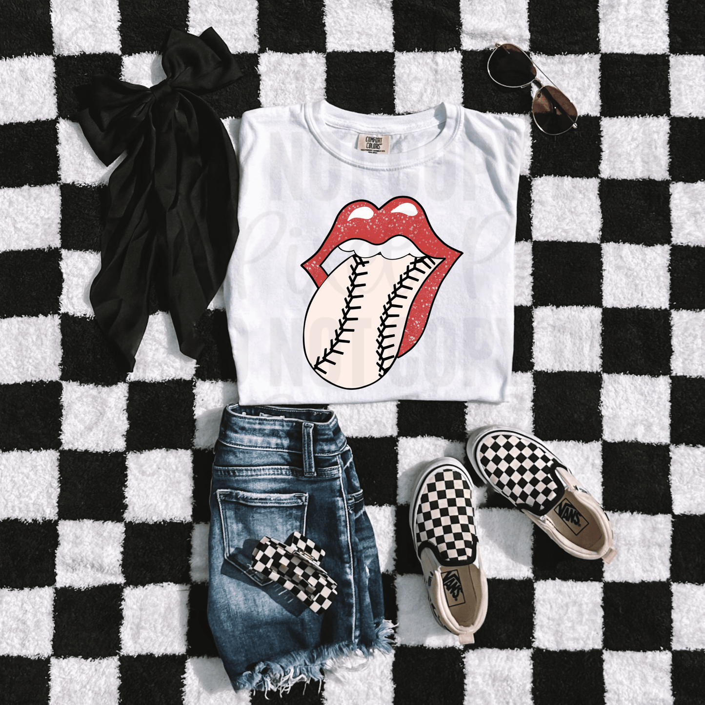 Sports Lips Graphic Tee – Sporty & Bold